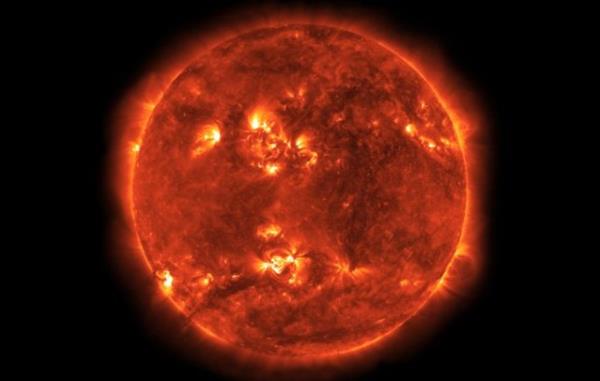 什么是太阳耀斑，为什么会发生?|科技新闻